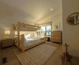 Photo 5 - Wilderness Club Nest Modern Cabin Retreat for 9 w/ Hot Tub