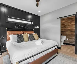 Photo 5 - The Back Nine Retreat by Avantstay Private Golf Sim, Firepit & Mountain Views Near Dollywood