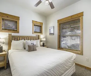 Photo 3 - Estes Park Vacation Lodging