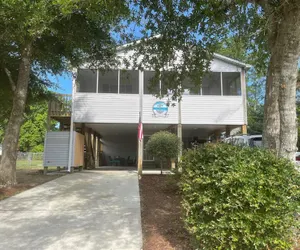 Photo 2 - Oak Island 4BR Retreat