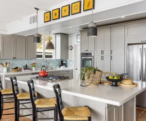 Photo 2 - Unbeatable Beachfront Bliss w/ Ocean Views, Luxe Interiors & Patio Beach Road