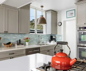 Photo 3 - Unbeatable Beachfront Bliss w/ Ocean Views, Luxe Interiors & Patio Beach Road
