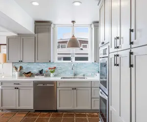 Photo 5 - Unbeatable Beachfront Bliss w/ Ocean Views, Luxe Interiors & Patio Beach Road