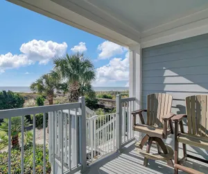 Photo 3 - Beachfront 3bdr Condo w/ Pool & Deck Ocean Views Ocean Blvd #102 by Avantstay