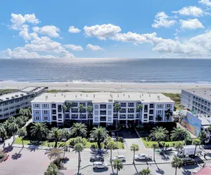Photo 2 - Beachfront 3bdr Condo w/ Pool & Deck Ocean Views Ocean Blvd #102 by Avantstay