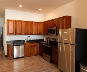 Photo 2 - Sosuite Studio Penthouse w W/d, Gym, On-site Bar