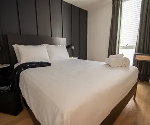 Photo 2 - Sosuite 2BR Apt w W D Newly Renovated