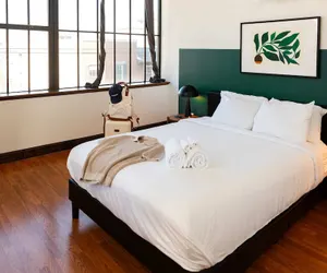 Photo 2 - Sosuite 2BR Apt w W/d, Gym, On-site Restaurant