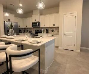 Photo 4 - Upstay Family Home w Cinema Pool BBQ Clermont