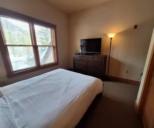 Photo 3 - 3br Red Hawk Townhome - Gondola Access 3 Bedroom Townhouse