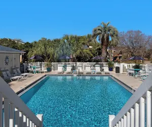 Photo 2 - Pool, Tennis, Beach Access & Pet-friendly fun + Free Attraction Tickets!