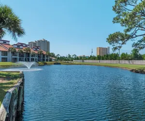 Photo 2 - 2BR Condo in Edgewater Resort With Golf, Tennis, Pools & Free Tram Service!
