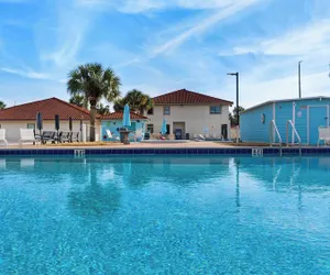 Photo 2 - Horizon Hideaway: Beach Access, 4 Pools, Tennis & Mini-golf Fun!