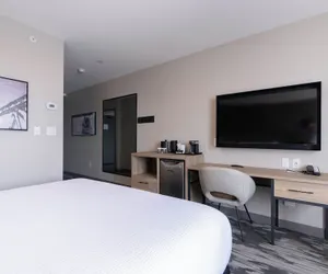 Photo 2 - Sandman Signature Las Colinas Hotel & Suites