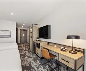 Photo 5 - Sandman Signature Dallas Las Colinas Hotel & Suites