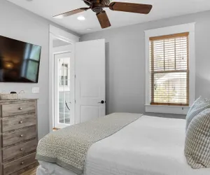 Photo 4 - 30A Stay With Pool & Beach Access + Free Attraction Tickets!