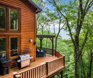 Photo 4 - Eagle Nest Lodge Hot Tubs Mountain Views