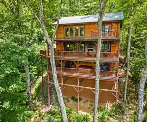 Photo 2 - Eagle Nest Lodge Hot Tubs Mountain Views