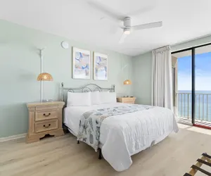 Photo 3 - Romar Place 806