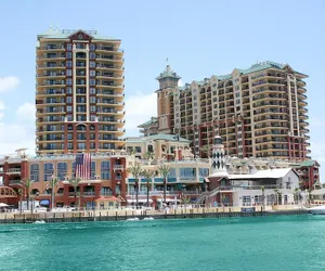 Photo 2 - Emerald Grande W928