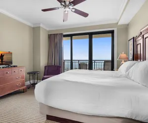Photo 2 - Emerald Grande W928