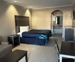 Photo 2 - Scottish inns & suites