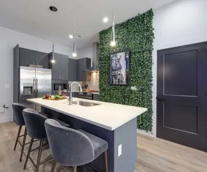 Photo 4 - 2 Modern Apartments in Heart of Midtown, Walkable Location Patio, Pool & Gym
