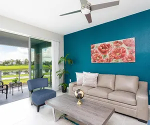 Photo 2 - Amazing Townhome With Lake View at Storey Lake Resort