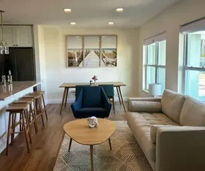 Photo 5 - NEW Stunning Home-close to Beaches-pet Friendly