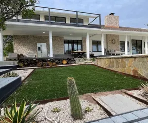 Photo 5 - Luxurious Modern Retreat With Private Pool Patio