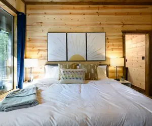 Photo 2 - Luxurious Bright Modern Broken Bow Dream Retreat