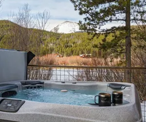 Photo 2 - Private Luxurious Cabin w spa Near Breckenridge