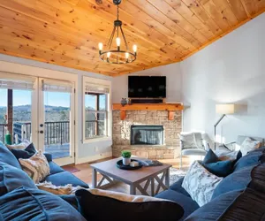 Photo 2 - Gorgeous Blue Ridge Views Spacious Retreat With spa