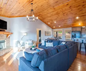 Photo 3 - Gorgeous Blue Ridge Views Spacious Retreat With spa
