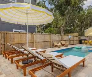 Photo 3 - Fun Airy Florida Vacation Home With Private Pool