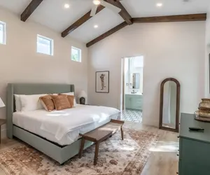 Photo 3 - Stunning Vanderbilt Beach House With Heated Pool