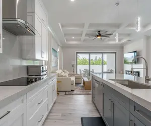 Photo 5 - Sparkling new Vanderbilt Beach Luxury Escape