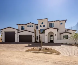 Photo 2 - Vanderpump Rules Lake Havasu Luxury Villa w Pool