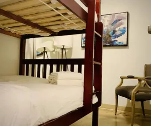 Photo 4 - Swanky Townhome