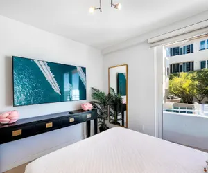 Photo 2 - Sunny side suites