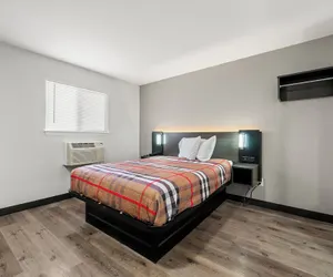 Photo 2 - Efficiency Lodge - Kennesaw GA
