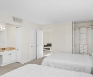Photo 3 - Bay Harbor Sunset Apt 3C