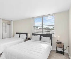 Photo 2 - Bay Harbor Sunset Apt 3C