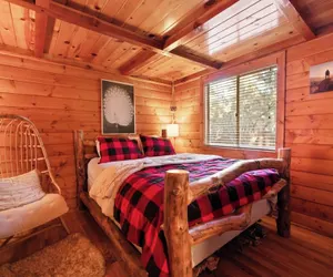 Photo 4 - Charming Mountain Getaway