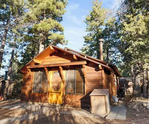 Photo 2 - Charming Mountain Getaway