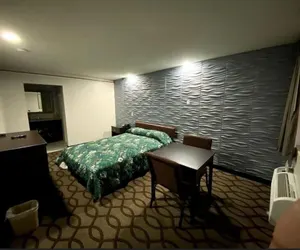 Photo 4 - Deluxe Inn by OYO Near Toledo Ohio