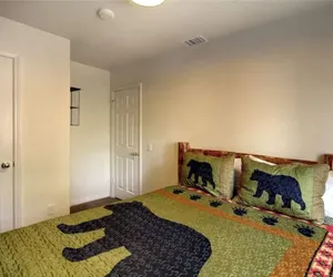 Photo 2 - Owls Nest-Cozy Mountain Retreat