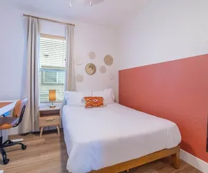 Photo 3 - Charming Family 2BR Midtown Reno - Pets Welcome