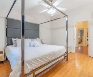 Photo 4 - Modern 3-bedroom Escape in Northwest Reno