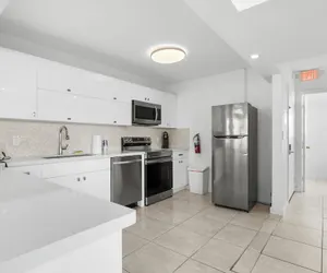 Photo 3 - Bay Harbor Sunset Apt 4A